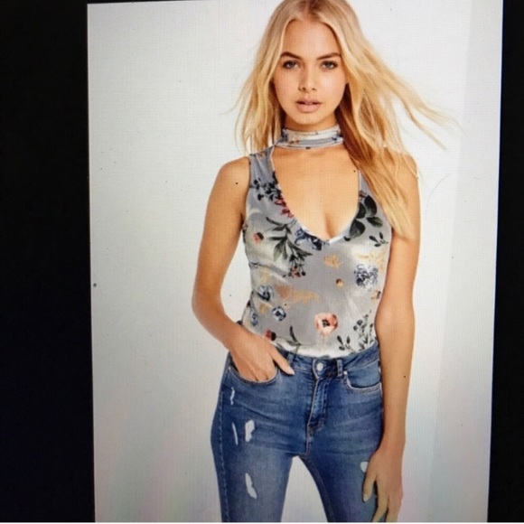 Missguided Velvet Floral Bodysuit NWT - Picture 7 of 8